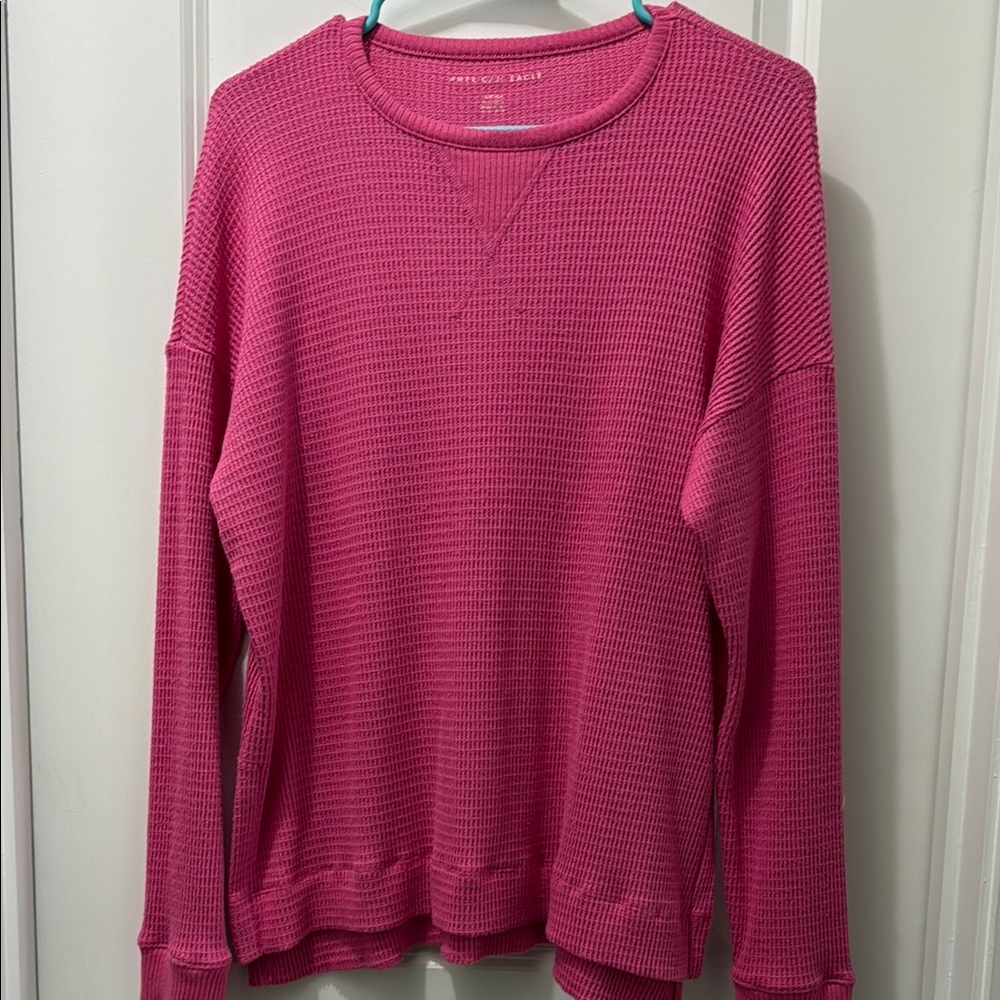 American Eagle Outfitters Fuchsia Crew Neck Sweater